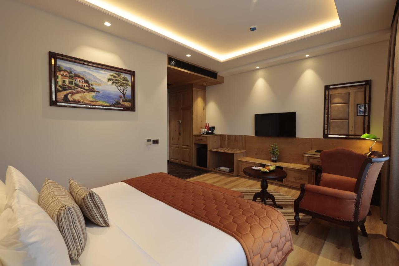 Welcomheritage Elysium Resort & Spa シムラー エクステリア 写真