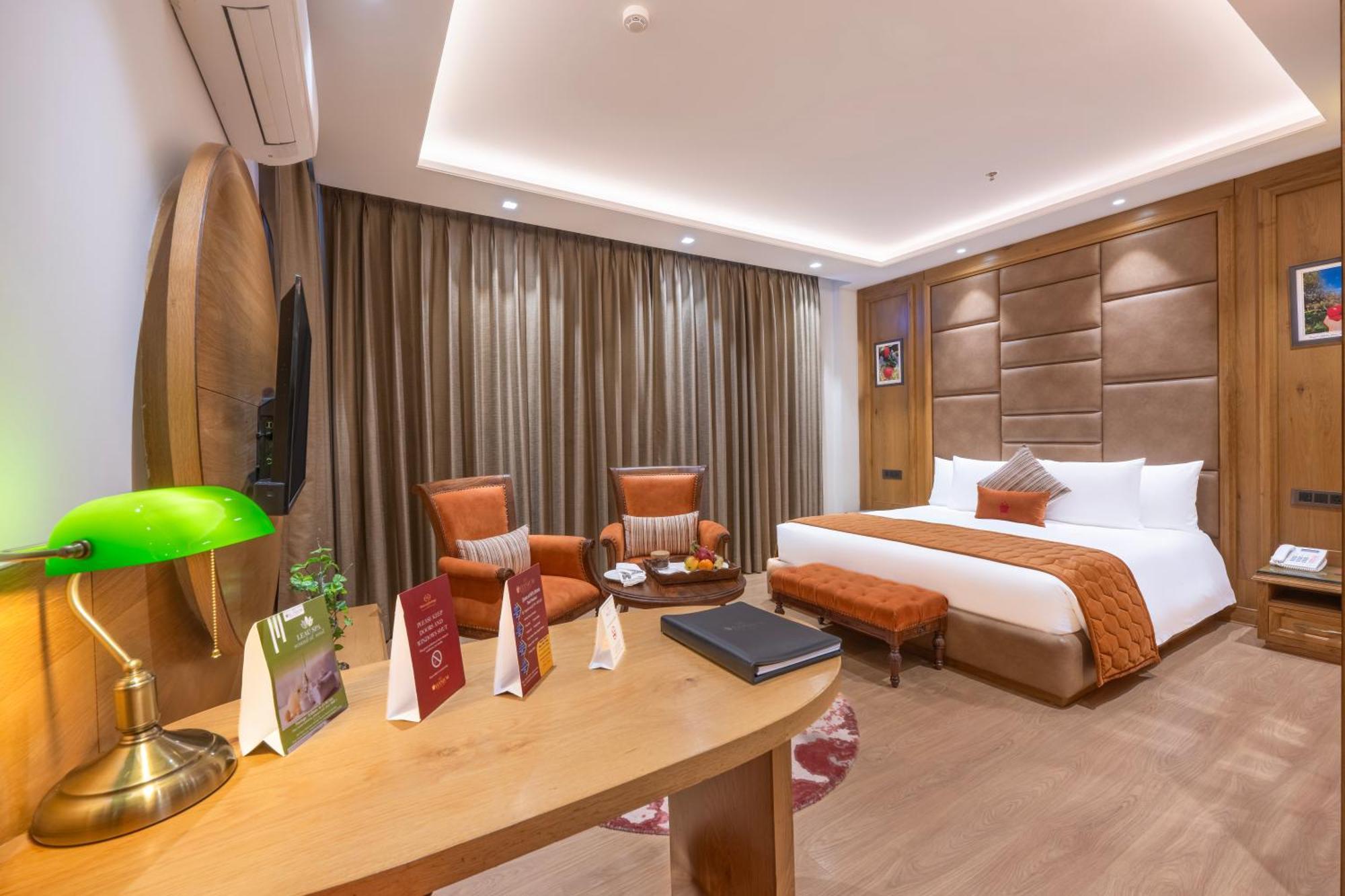 Welcomheritage Elysium Resort & Spa シムラー エクステリア 写真