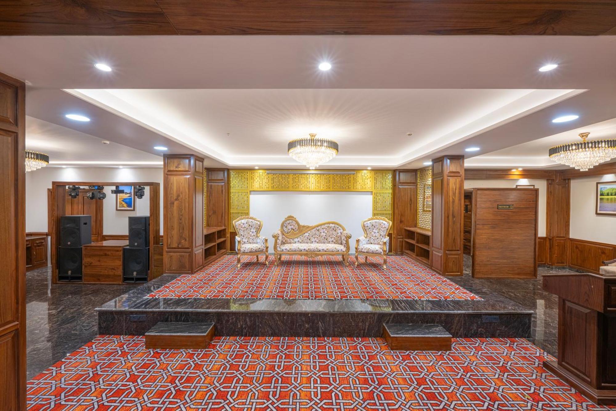 Welcomheritage Elysium Resort & Spa シムラー エクステリア 写真